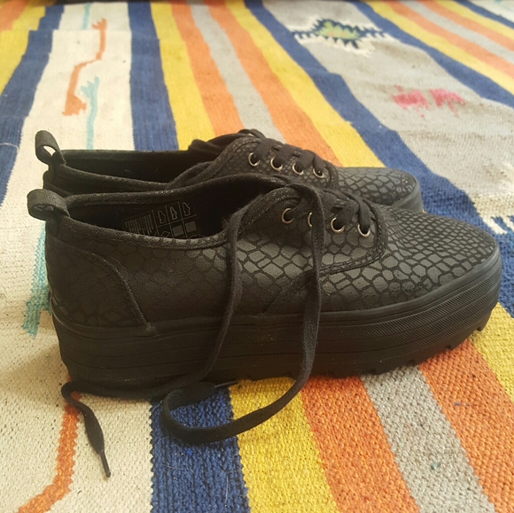 *SOLD* Black platform sneakers Divided H&M scales - Picture 6 of 9